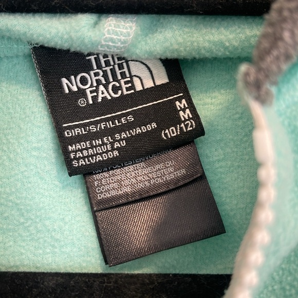 $15 Closet Clearout! The North Face Light weight girls jacket size (10/12) - Picture 3 of 4